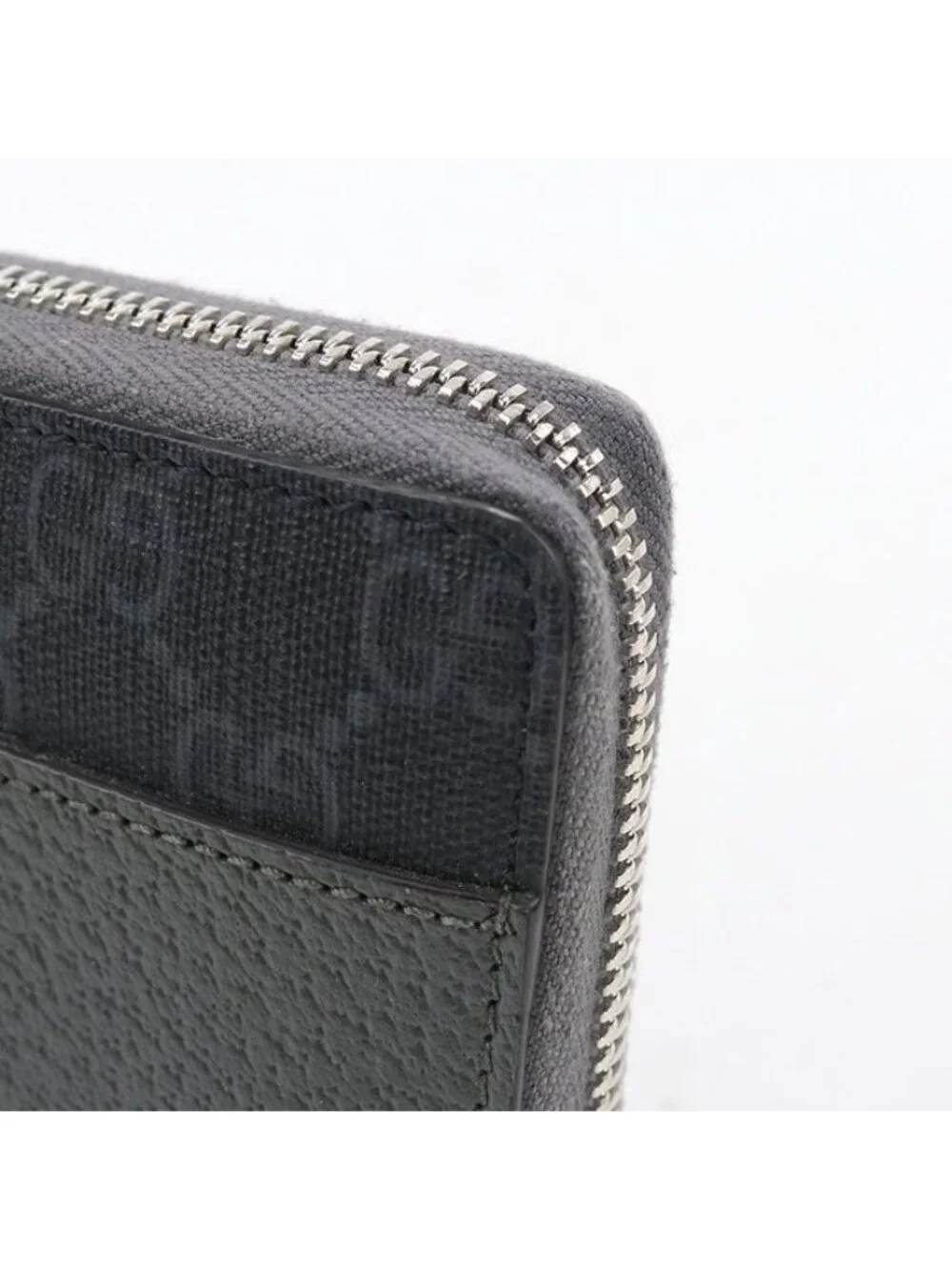 Gucci Cutout Interlocking G Wallet Zip Around Leather